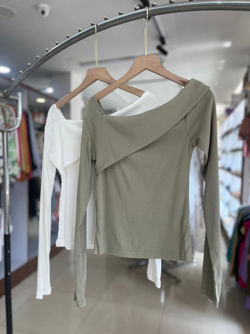 Women Long Sleeves Wide Neckline Tops